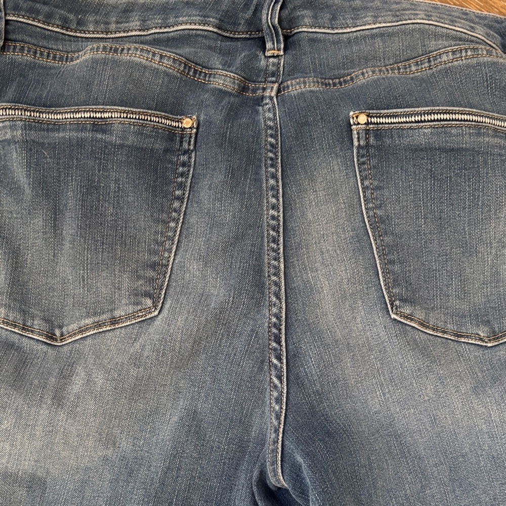 White House Black Market Distressed Blue relaxed Jeans 12L - Picture 13 of 13